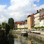 Гостьовий будинок Petkovsek And