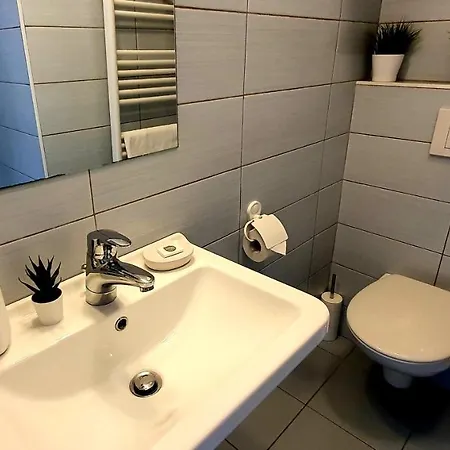 Petkovsek And Hiša za goste 3*